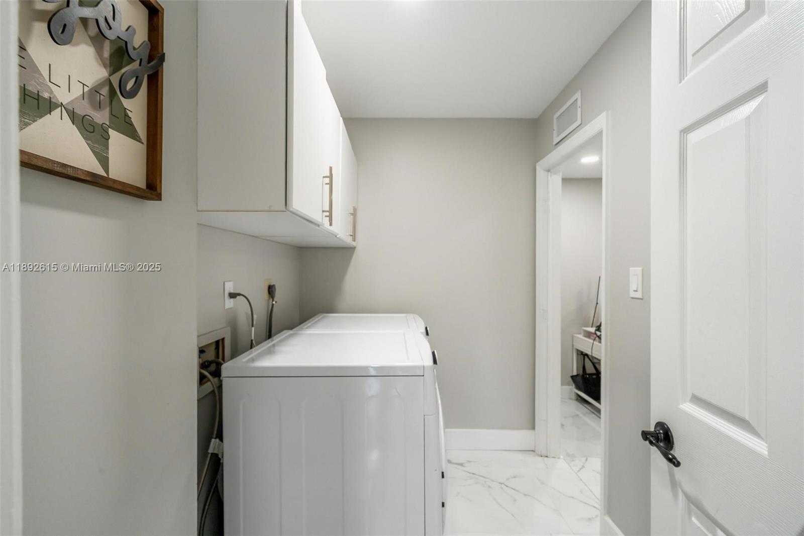 Small Image of 15025 SOUTH WEST 141ST TER, Miami Number 28