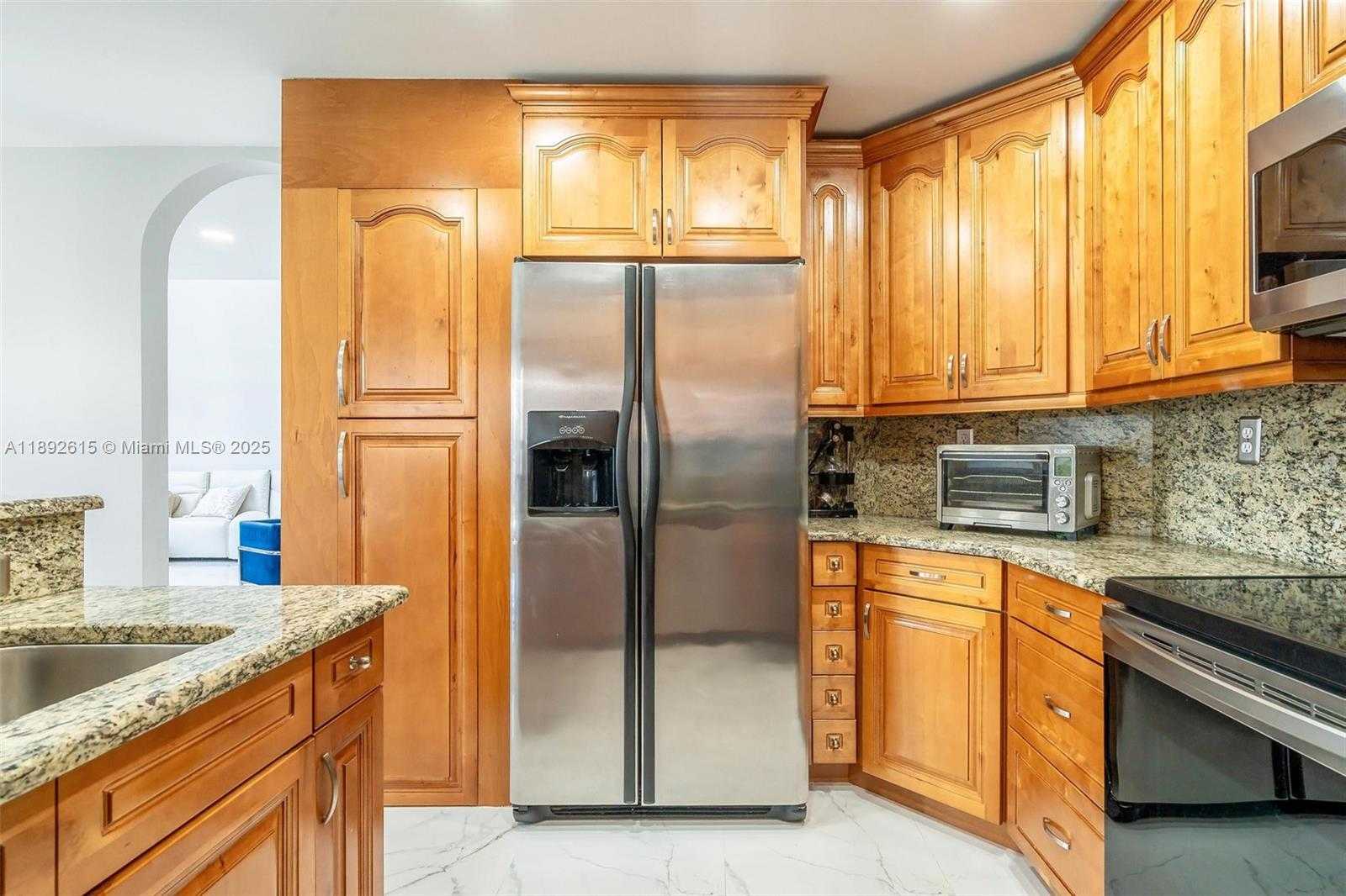 Small Image of 15025 SOUTH WEST 141ST TER, Miami Number 7