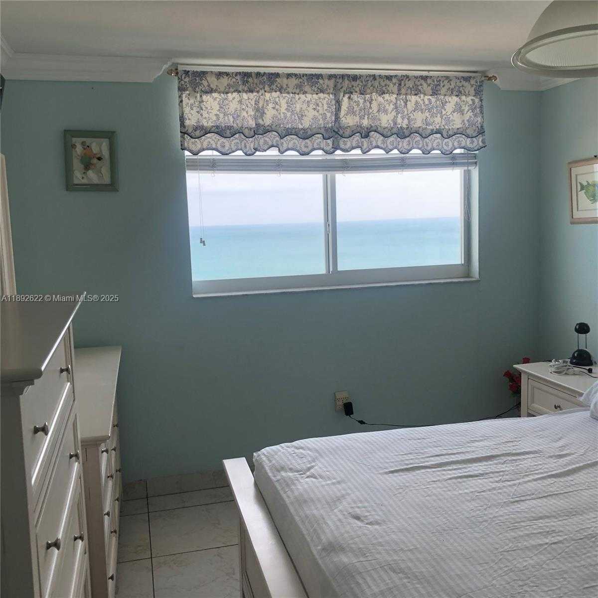 Small Image of 6969 COLLINS AVE #814, Miami Beach Number 10