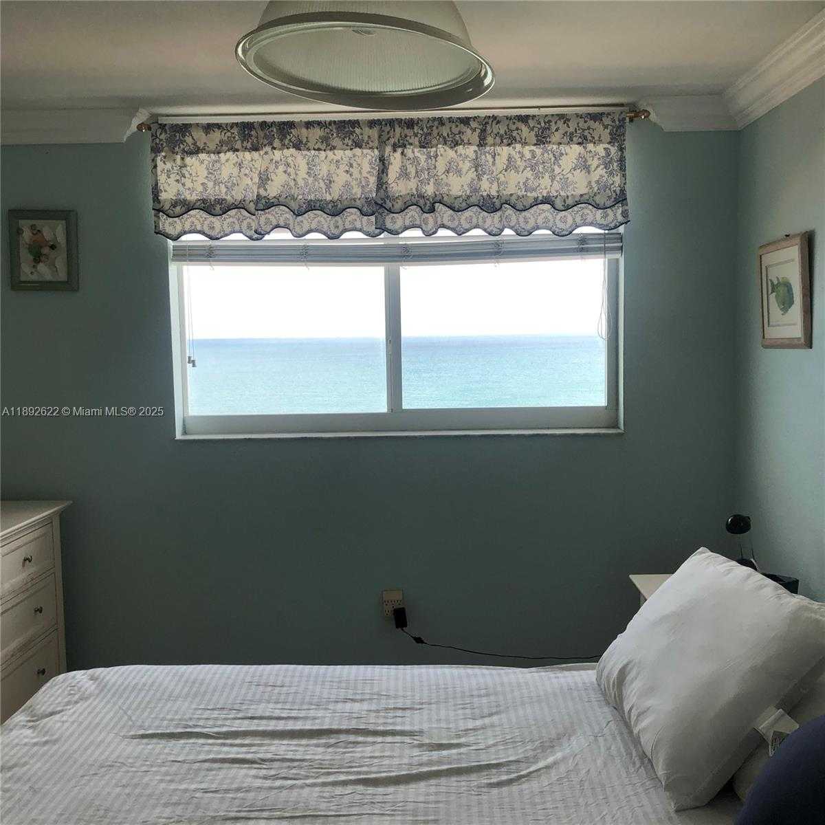 Small Image of 6969 COLLINS AVE #814, Miami Beach Number 12