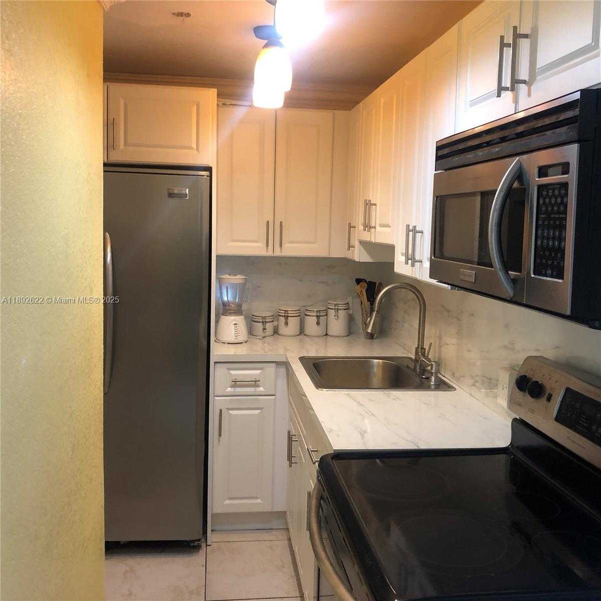 Small Image of 6969 COLLINS AVE #814, Miami Beach Number 15