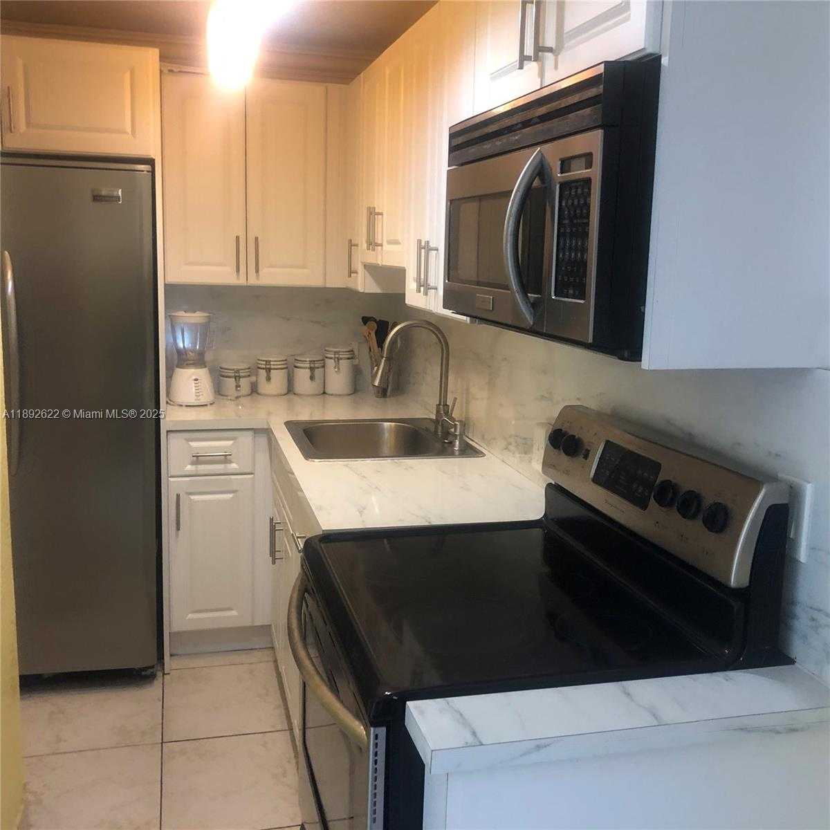 Small Image of 6969 COLLINS AVE #814, Miami Beach Number 20