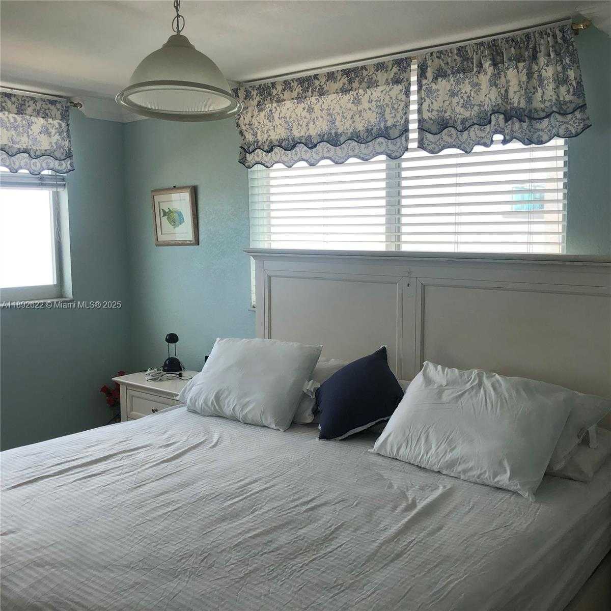 Small Image of 6969 COLLINS AVE #814, Miami Beach Number 9
