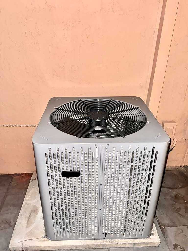 Small Image of 2528 WEST 65TH ST #2528, Hialeah Number 13