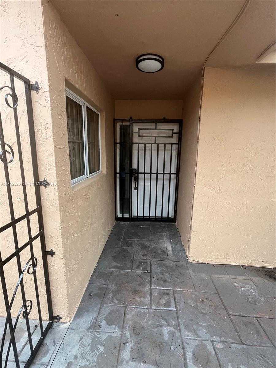 Small Image of 2528 WEST 65TH ST #2528, Hialeah Number 3