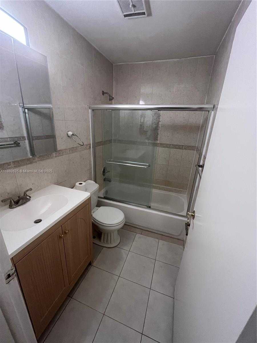 Small Image of 2528 WEST 65TH ST #2528, Hialeah Number 5