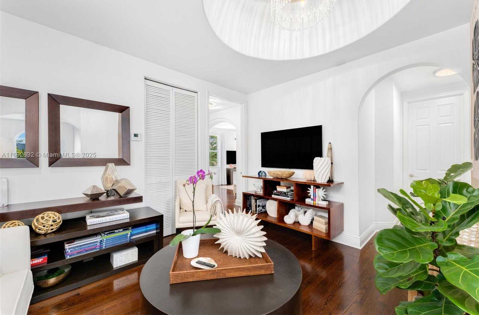 Small Image of 2143 NORTH BAY RD, Miami Beach Number 22
