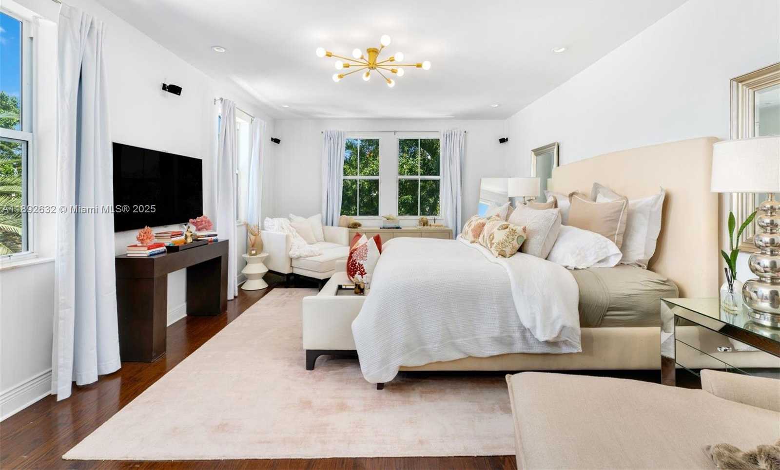 Small Image of 2143 NORTH BAY RD, Miami Beach Number 23