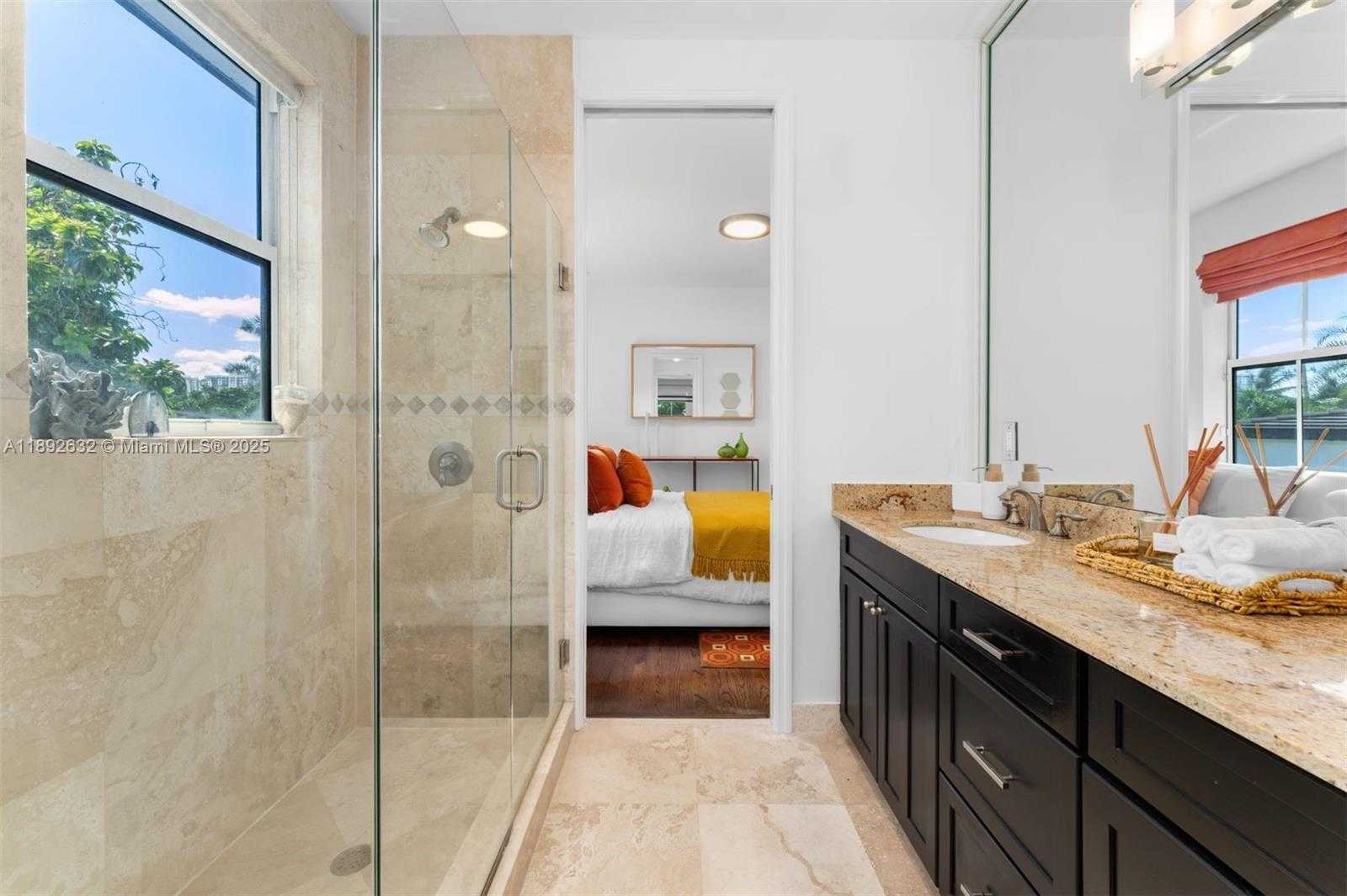 Small Image of 2143 NORTH BAY RD, Miami Beach Number 30