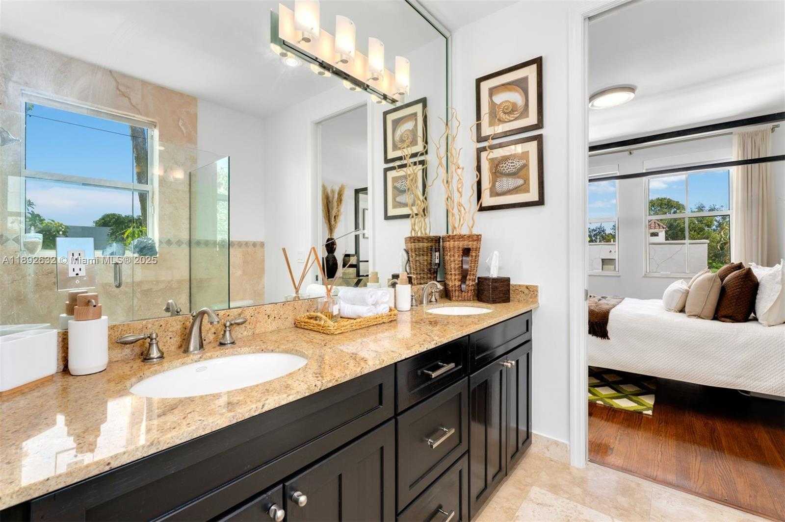 Small Image of 2143 NORTH BAY RD, Miami Beach Number 33