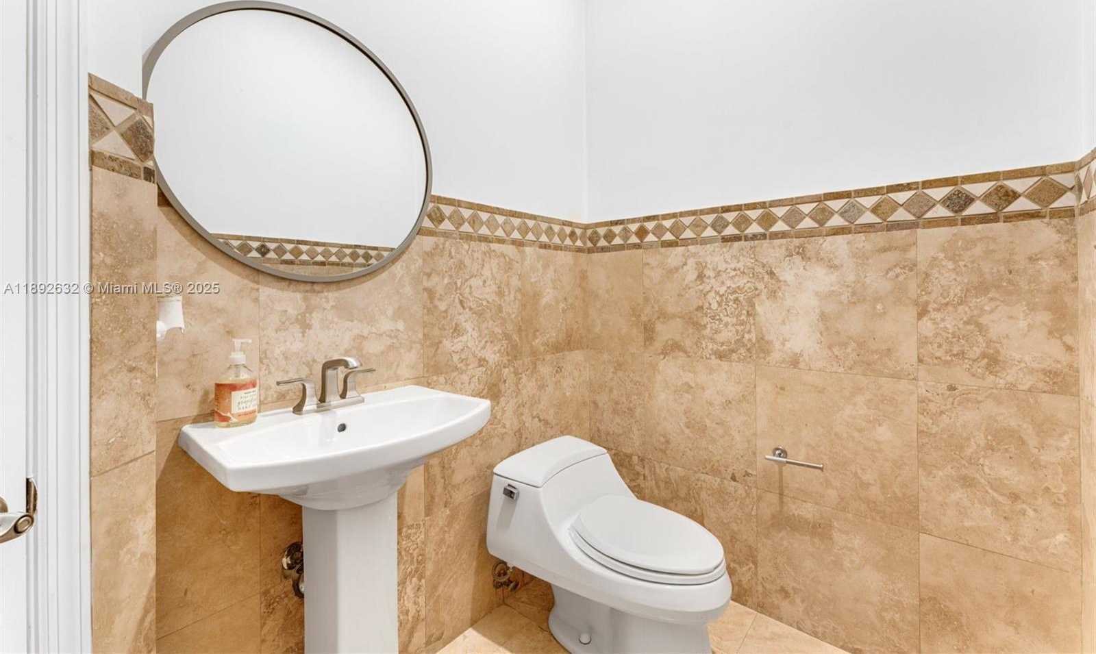 Small Image of 2143 NORTH BAY RD, Miami Beach Number 39