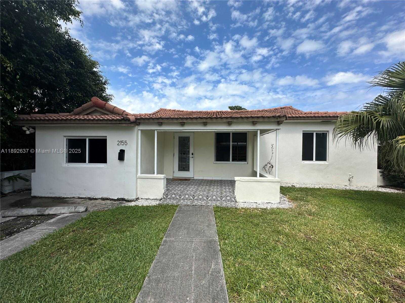 Small Image of 2155 BIARRITZ DR, Miami Beach Number 3