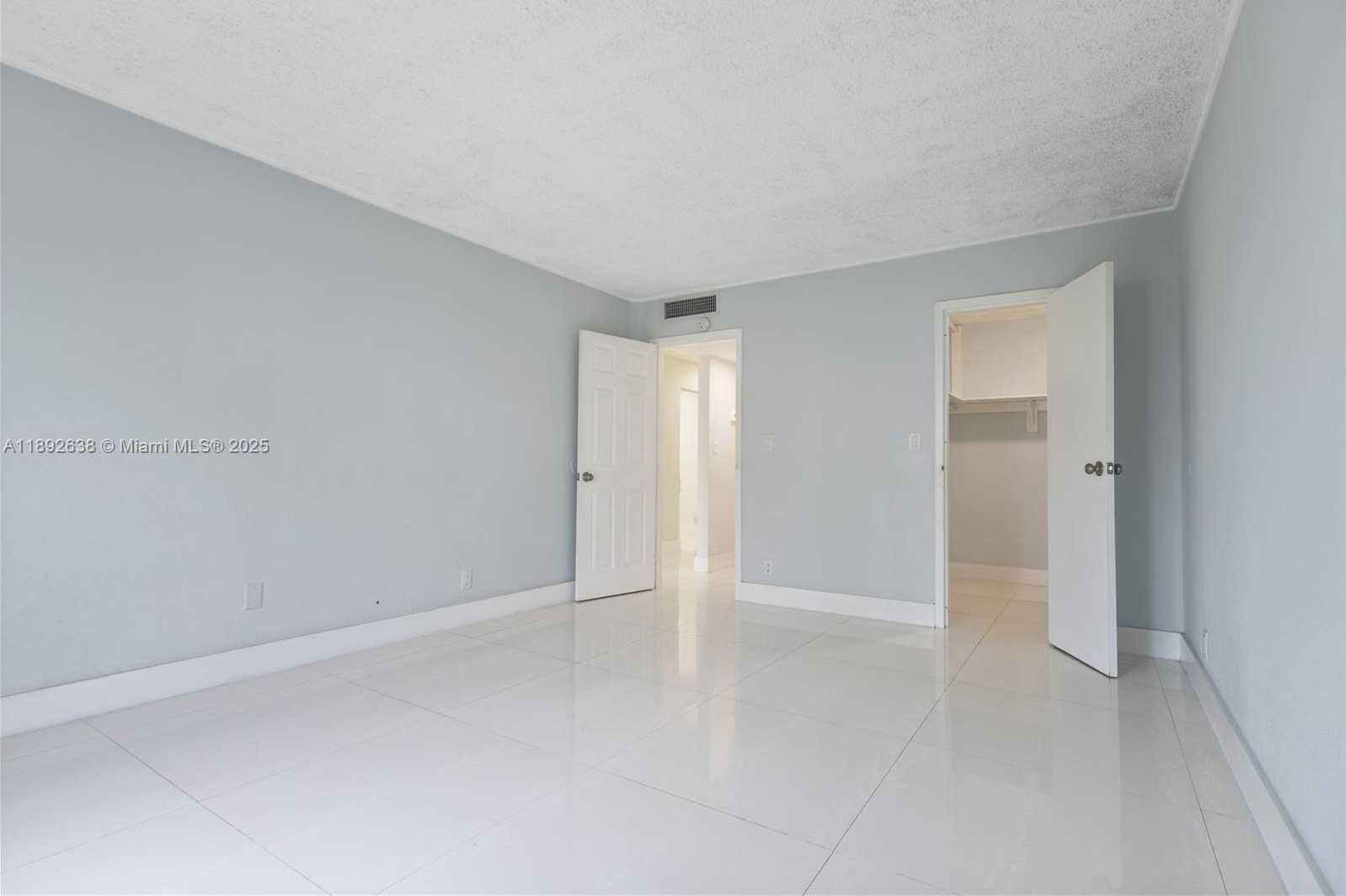Small Image of 5201 GENEVA WAY #213, Doral Number 13