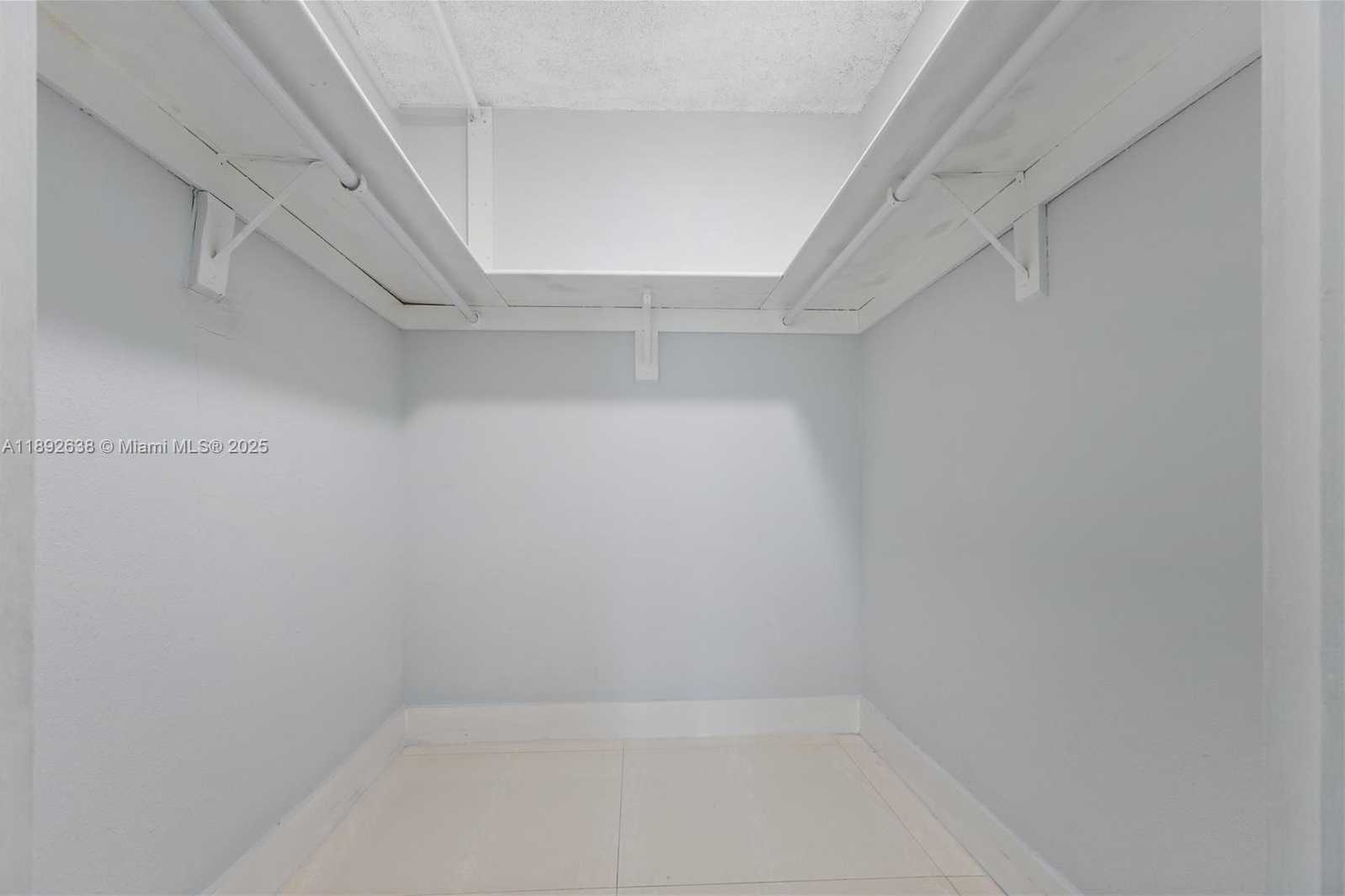 Small Image of 5201 GENEVA WAY #213, Doral Number 14