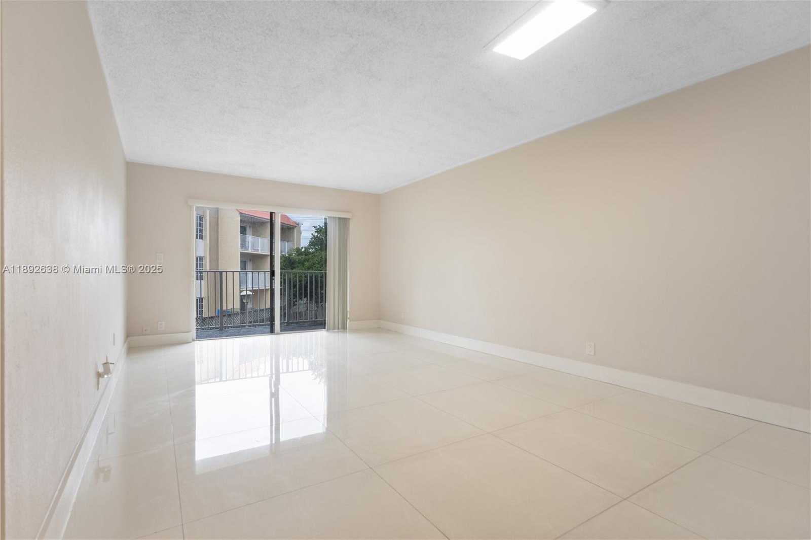 Small Image of 5201 GENEVA WAY #213, Doral Number 8