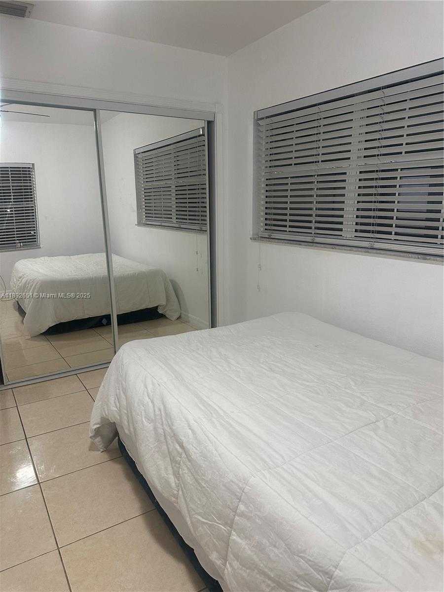 Small Image of 2400 SOUTH WEST 62ND AVE, Miami Number 12