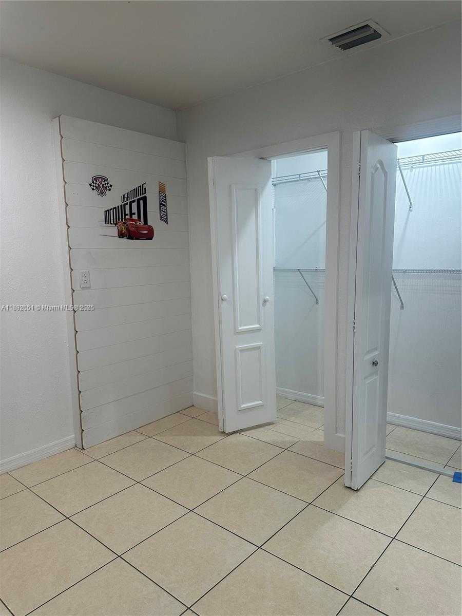 Small Image of 2400 SOUTH WEST 62ND AVE, Miami Number 13