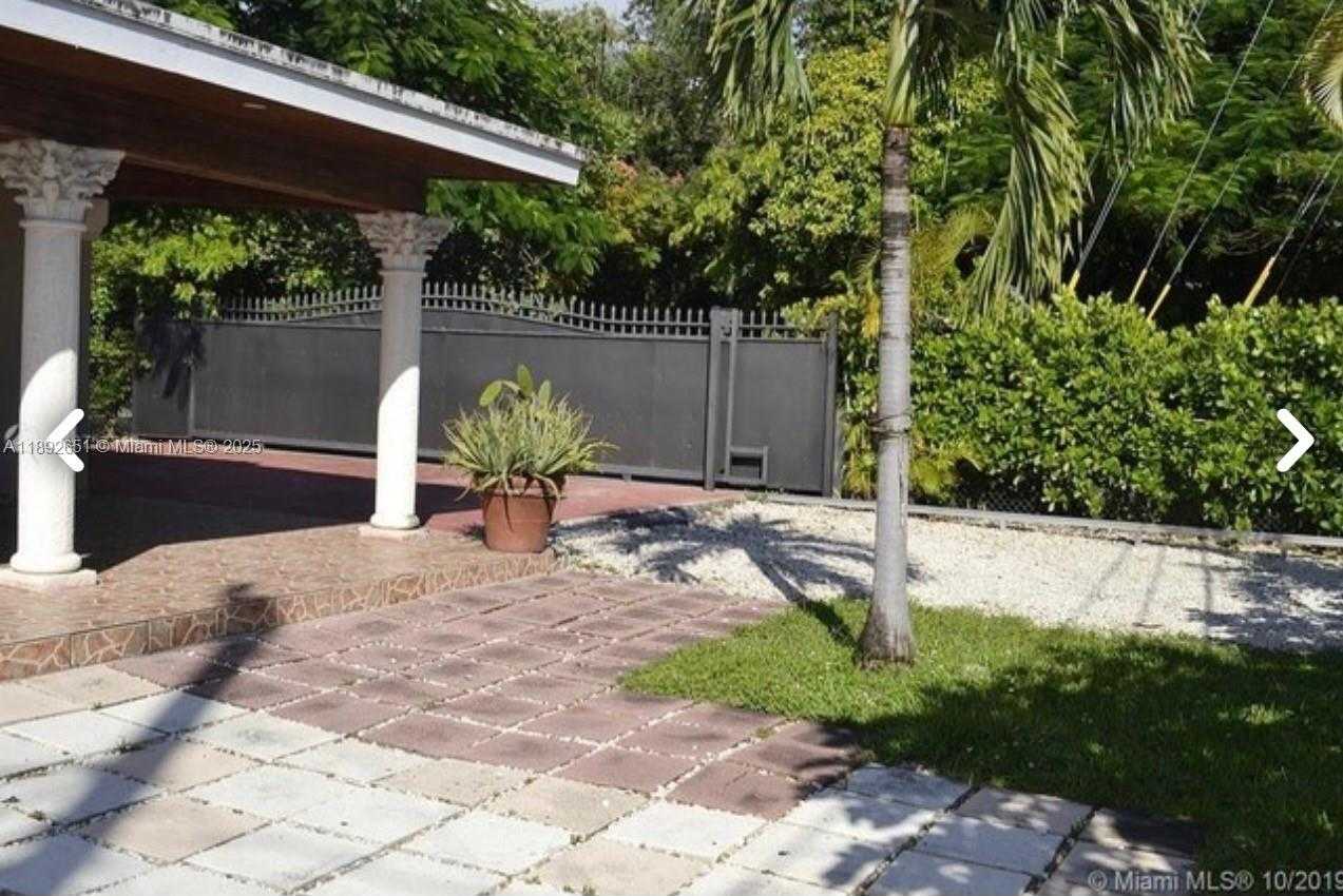 Small Image of 2400 SOUTH WEST 62ND AVE, Miami Number 16