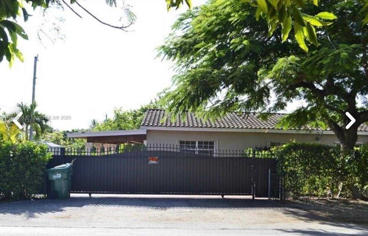 Small Image of 2400 SOUTH WEST 62ND AVE, Miami Number 2
