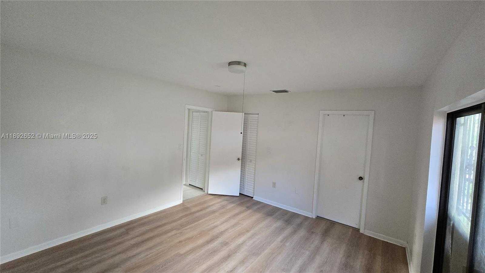 Small Image of 20305 SOUTH WEST 132ND AVE, Miami Number 4