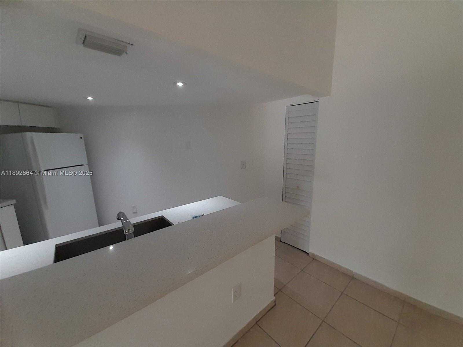 Small Image of 10245 NORTH WEST 9TH ST CIR #204-9, Miami Number 8