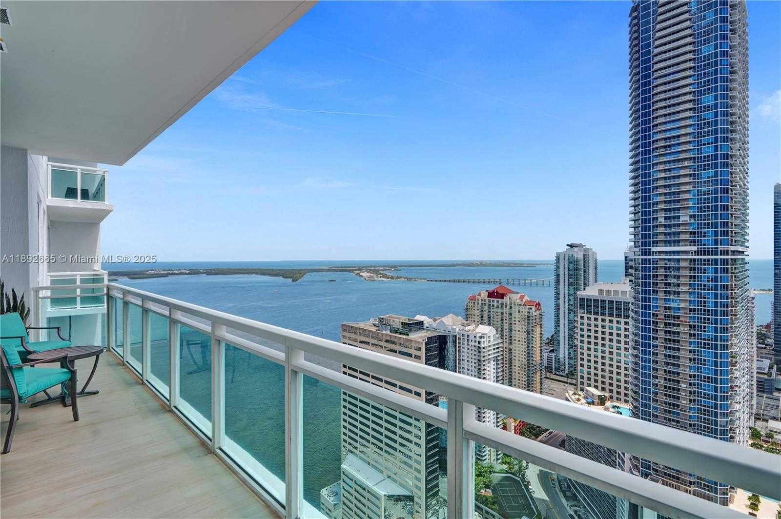 Small Image of 950 BRICKELL BAY DR #4707, Miami Number 2