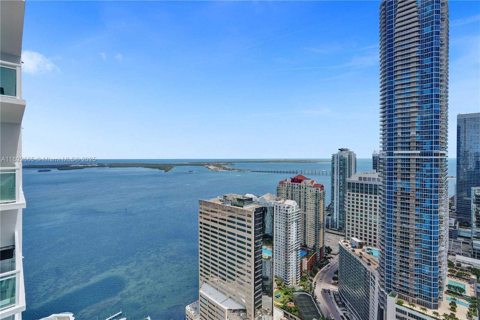 Small Image of 950 BRICKELL BAY DR #4707, Miami Number 3
