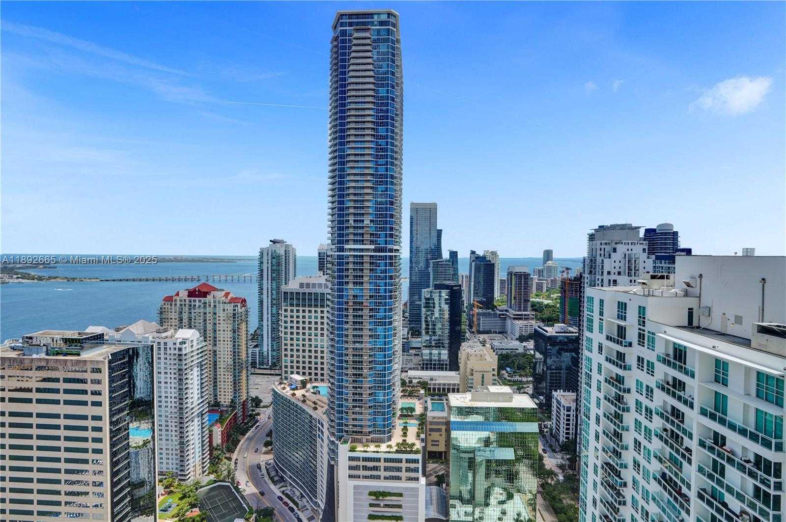 Small Image of 950 BRICKELL BAY DR #4707, Miami Number 6