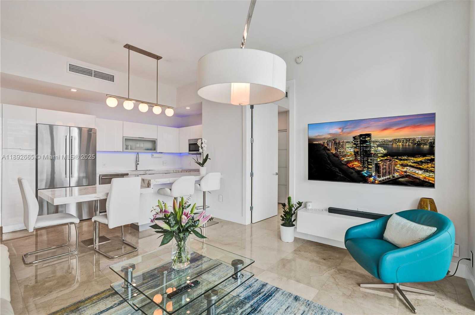 Small Image of 950 BRICKELL BAY DR #4707, Miami Number 7