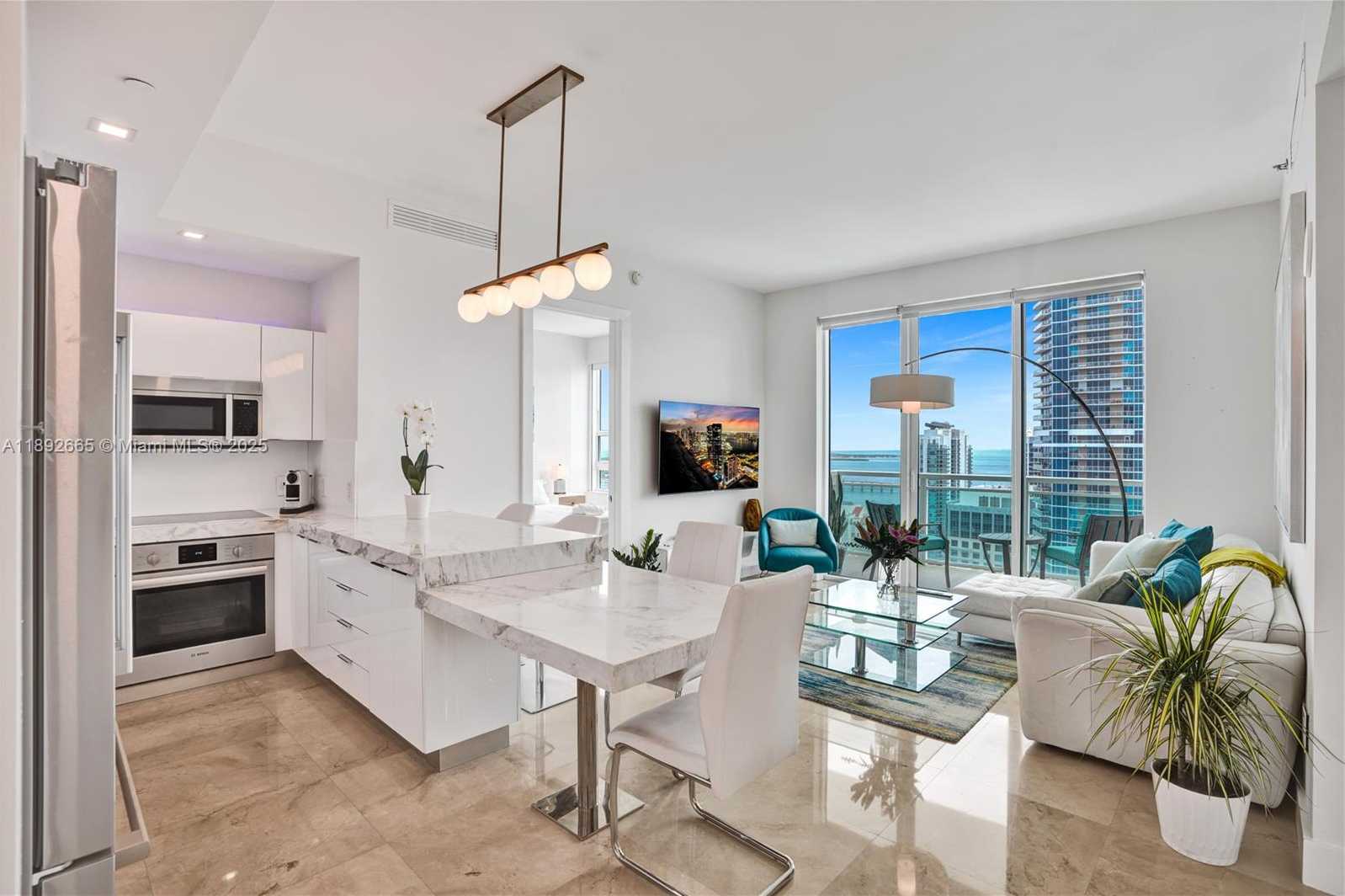 Small Image of 950 BRICKELL BAY DR #4707, Miami Number 8