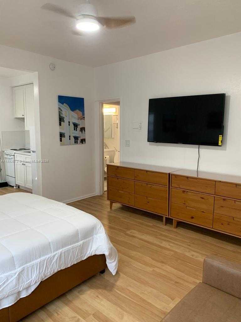 Small Image of 545 MICHIGAN AVE #6, Miami Beach Number 9