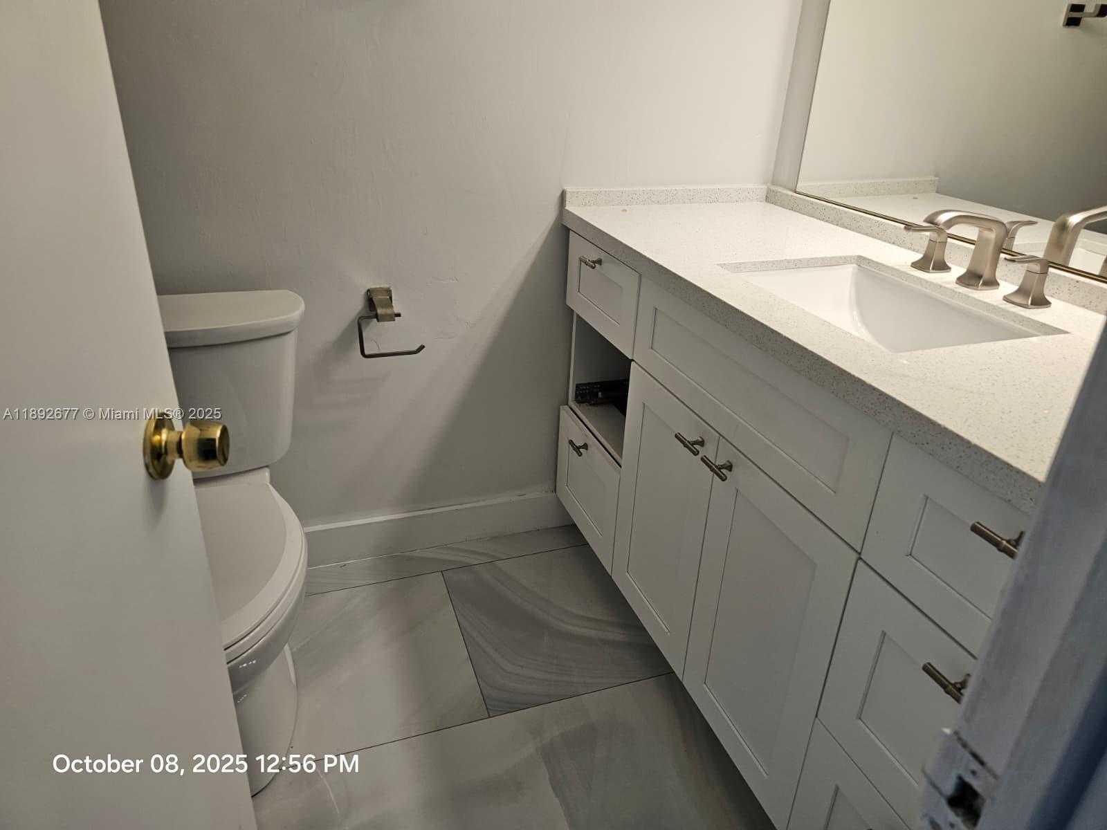 Small Image of 500 BAYVIEW DR #222, Sunny Isles Beach Number 10