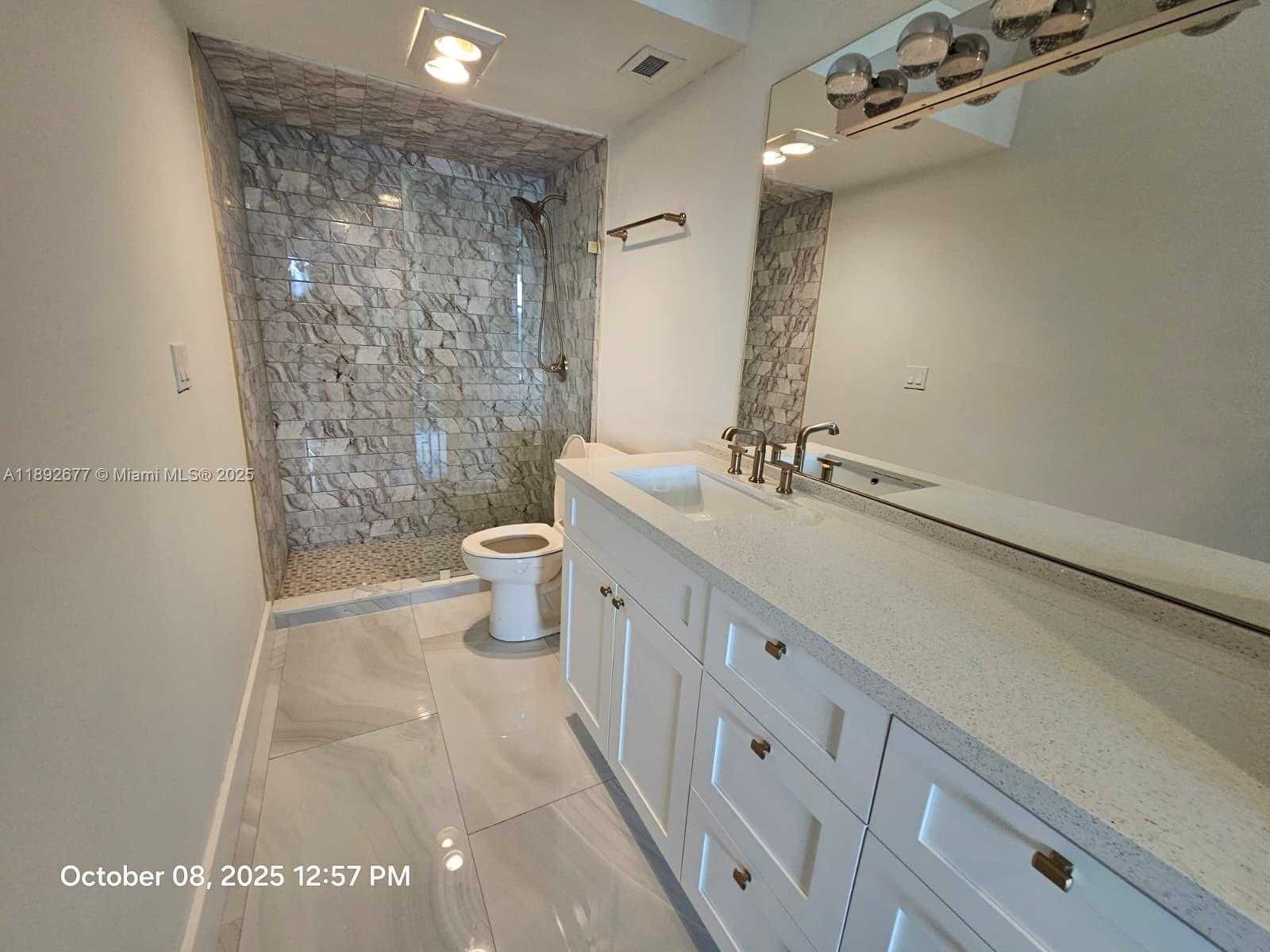 Small Image of 500 BAYVIEW DR #222, Sunny Isles Beach Number 6