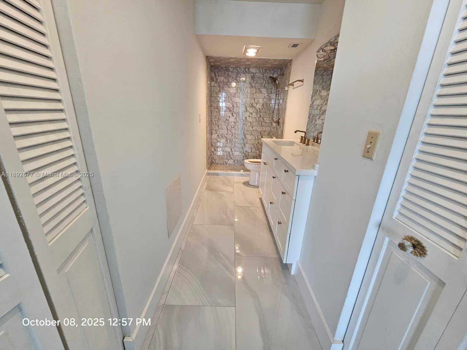 Small Image of 500 BAYVIEW DR #222, Sunny Isles Beach Number 7