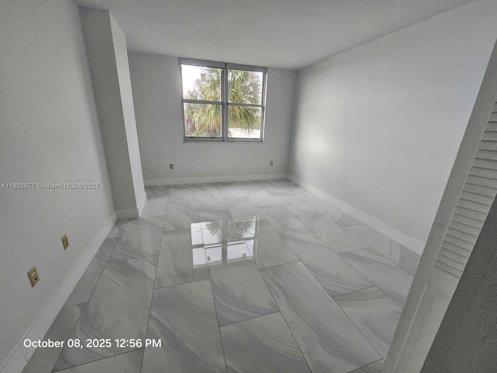 Small Image of 500 BAYVIEW DR #222, Sunny Isles Beach Number 8
