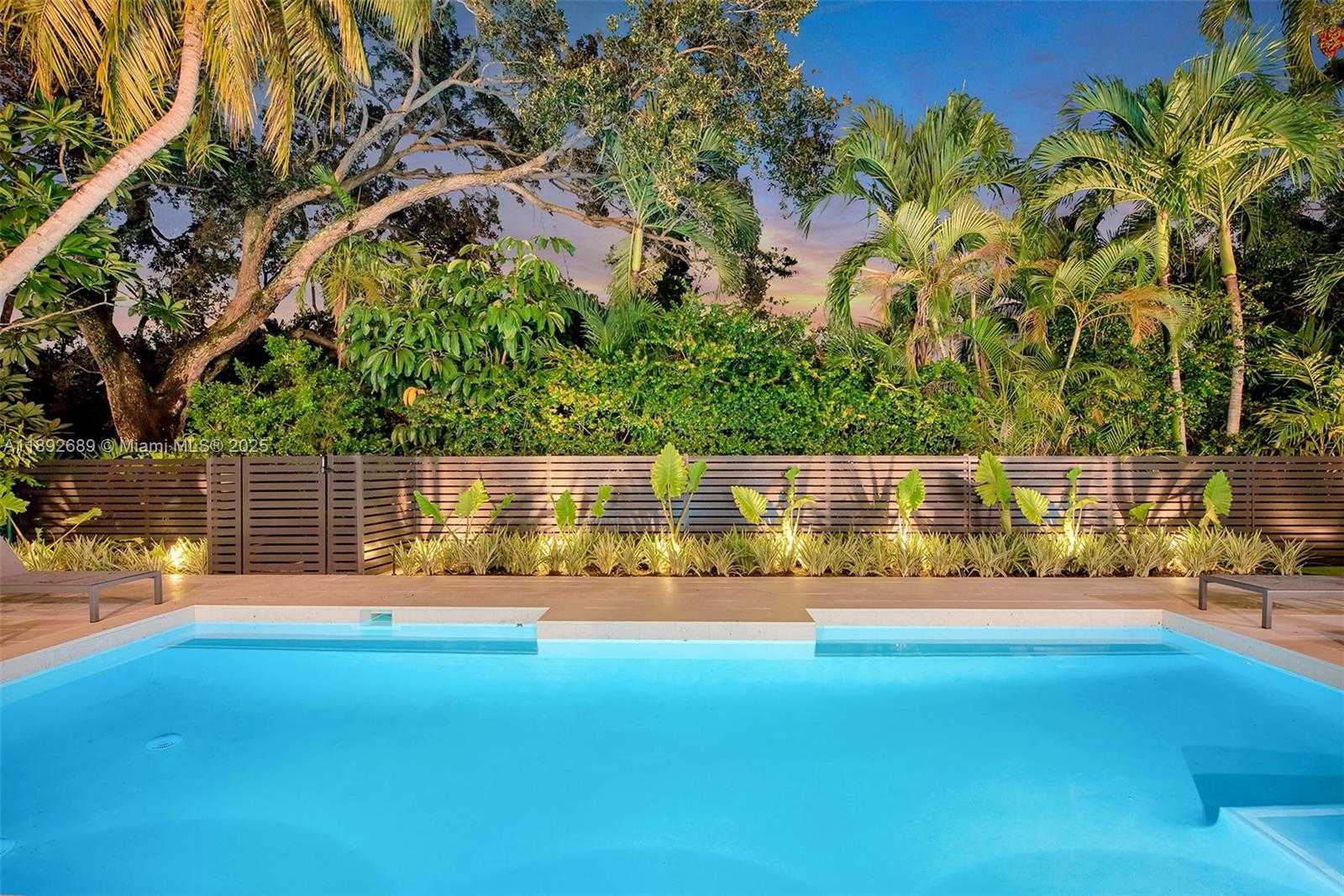 Small Image of 5801 SOUTH WEST 35TH ST, Miami Number 2