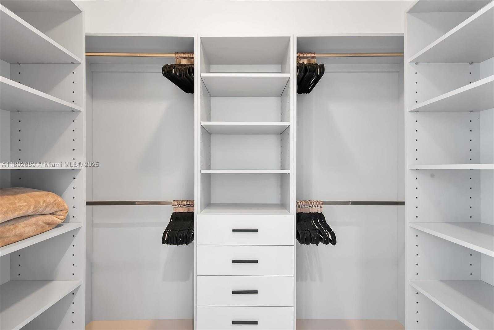 Small Image of 5801 SOUTH WEST 35TH ST, Miami Number 28