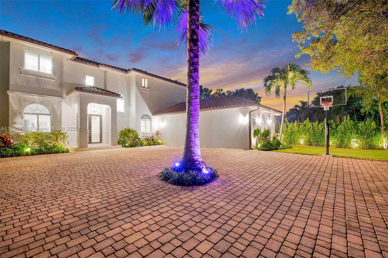 Small Image of 5801 SOUTH WEST 35TH ST, Miami Number 4
