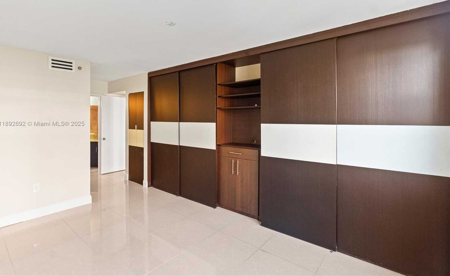 Small Image of 19655 EAST COUNTRY CLUB DR #6501, Aventura Number 12
