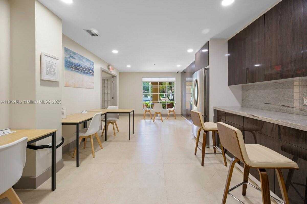Small Image of 19655 EAST COUNTRY CLUB DR #6501, Aventura Number 32