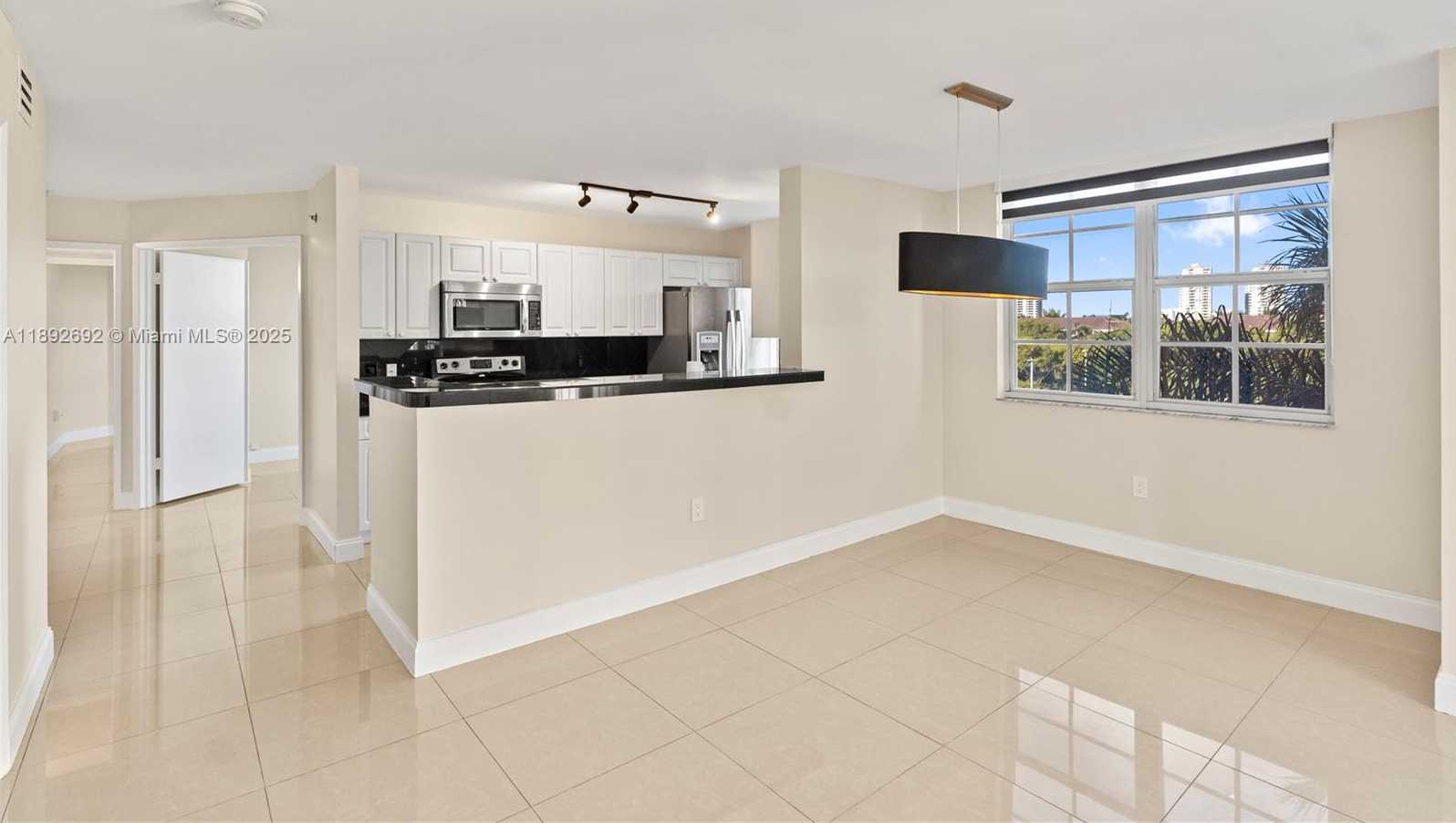 Small Image of 19655 EAST COUNTRY CLUB DR #6501, Aventura Number 6