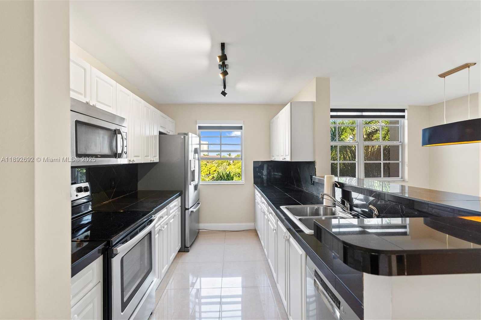 Small Image of 19655 EAST COUNTRY CLUB DR #6501, Aventura Number 7
