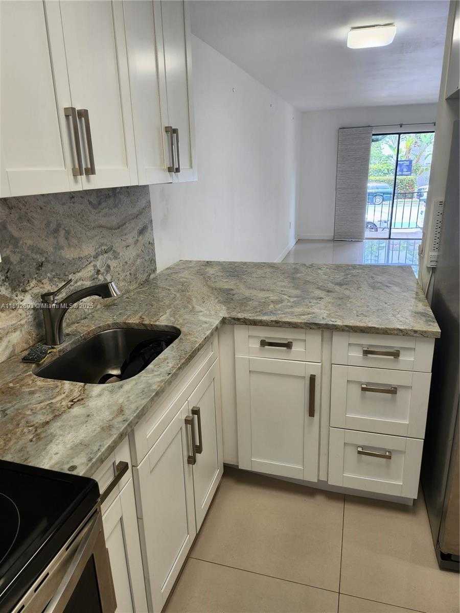 Small Image of 950 EUCLID AVE #108, Miami Beach Number 8