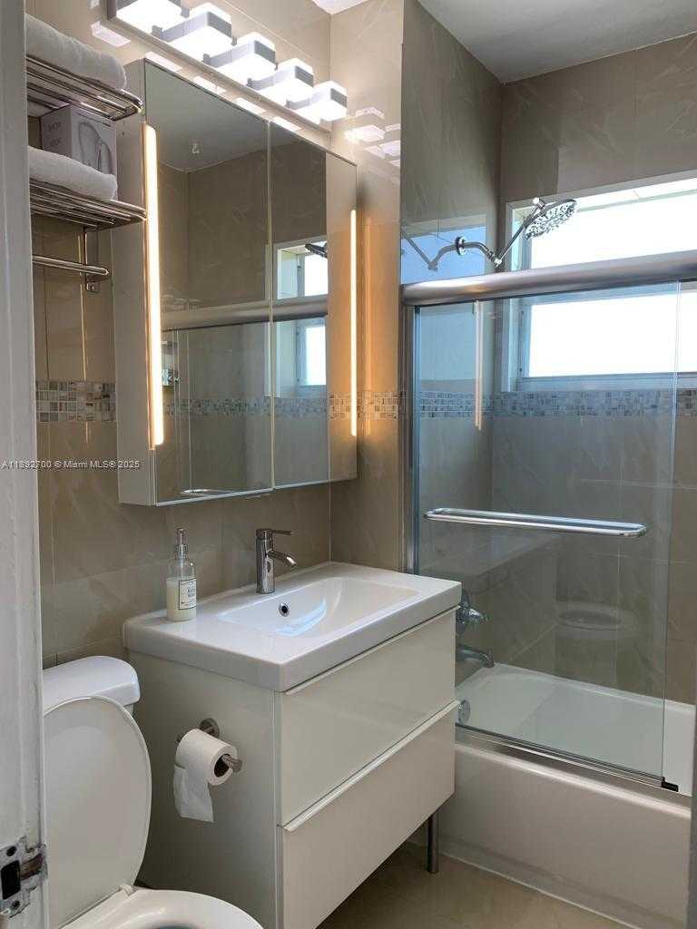 Small Image of 545 MICHIGAN AVE #7, Miami Beach Number 5