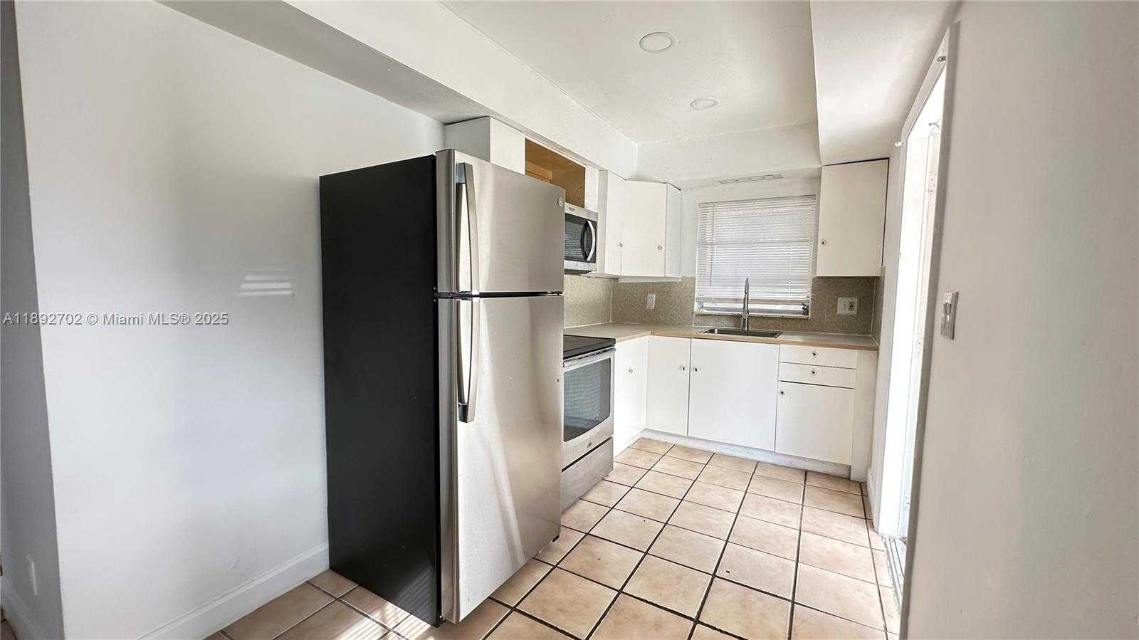 Small Image of 2410 ROOSEVELT ST #REAR, Hollywood Number 10
