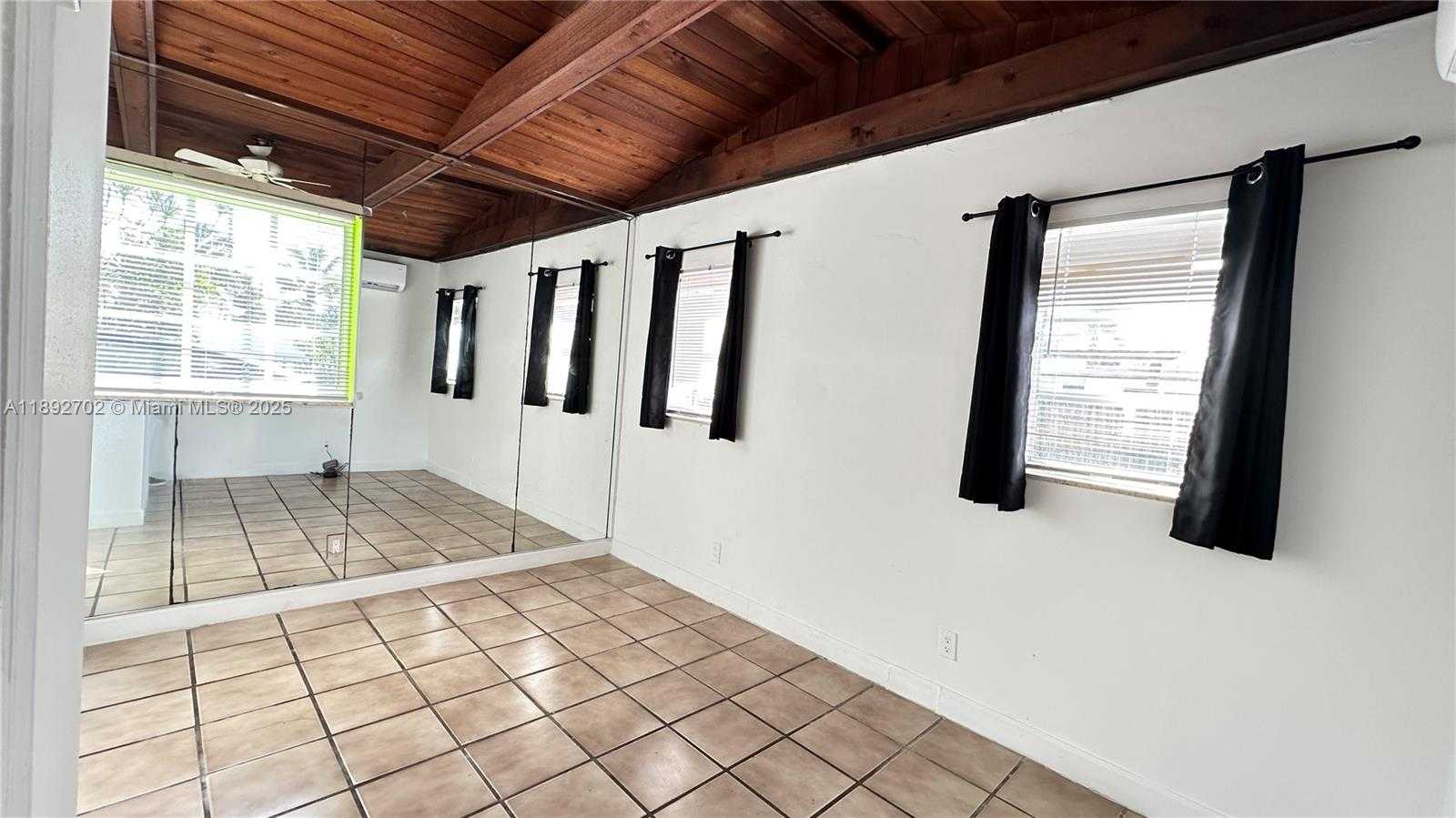 Small Image of 2410 ROOSEVELT ST #REAR, Hollywood Number 5