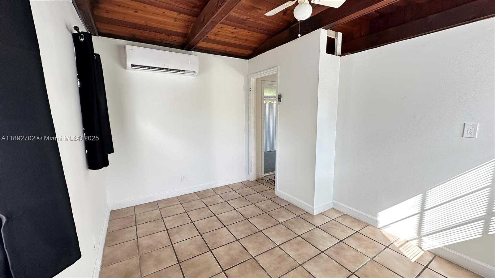 Small Image of 2410 ROOSEVELT ST #REAR, Hollywood Number 7