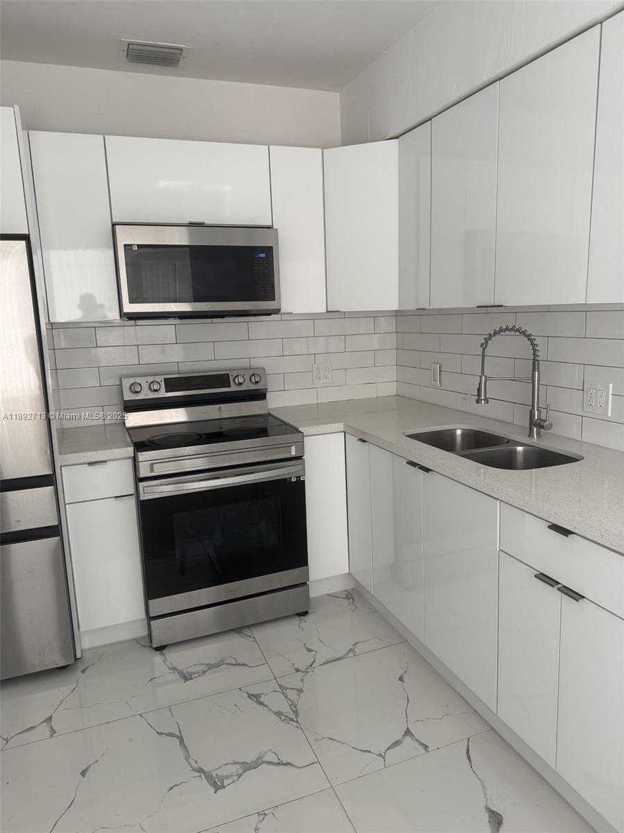 Small Image of 345 SOUTH WEST 49TH AVE, Miami Number 4