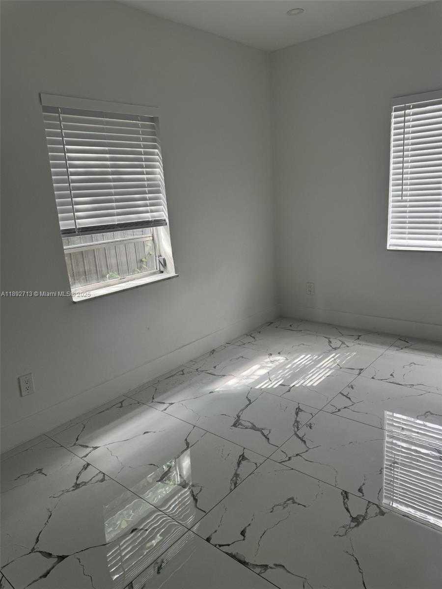 Small Image of 345 SOUTH WEST 49TH AVE, Miami Number 7