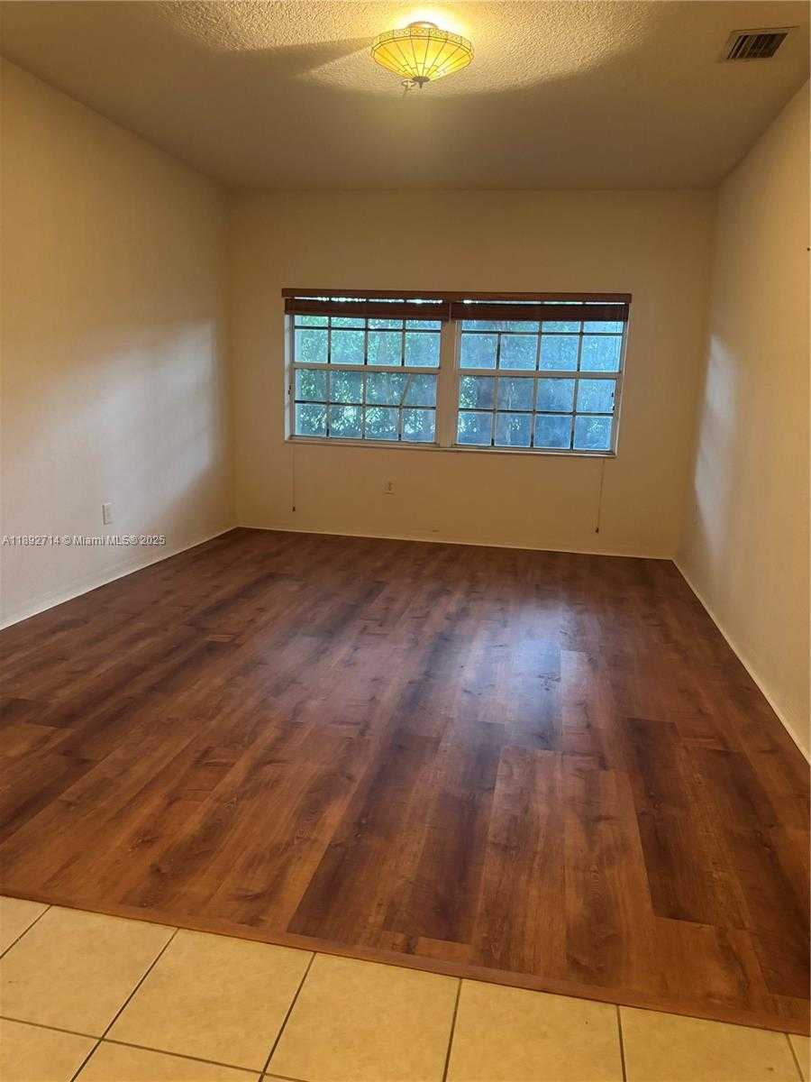 Small Image of 5650 NORTH WEST 115TH CT #104, Doral Number 3